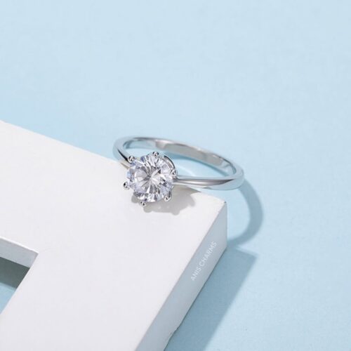 Solitaire Round Cut Zirconia Ring