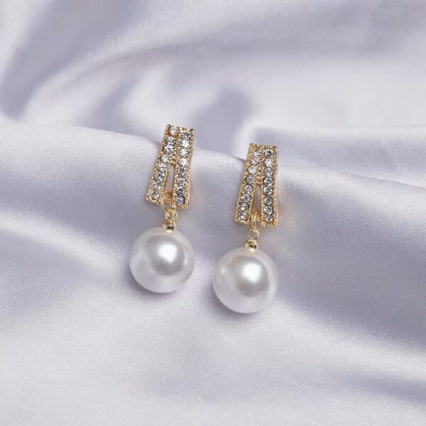 Pearl Drop Earrings Pearl Drop Earrings