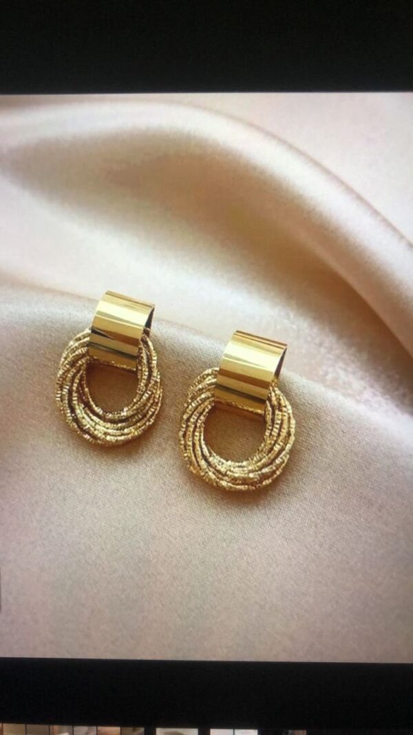 2025/05/1000240230-1.jpg Metal Circle Stud Earrings