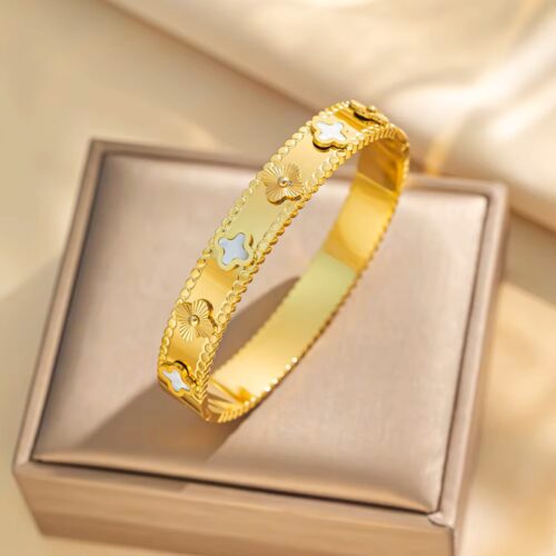 golden clover luxe bracelet