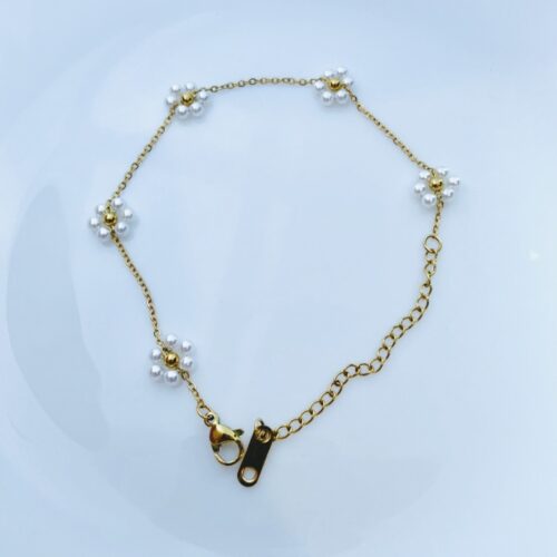 daisy pearl floral chain bracelet Anti Tarnish Floral Bracelet