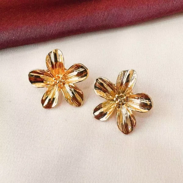 golden bloom floral stud earrings golden bloom floral stud earrings