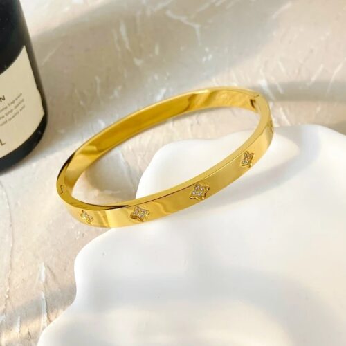 clover motifs bracelet Anti Tarnish Floral Bracelet